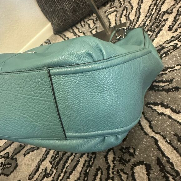 COACH AVERY LEATHER HOBO - Picture 8 of 11